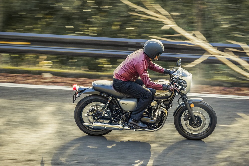 Kawasaki W800 Café Racer : La moto A2 nostalgique Kawasaki W800 Café Racer : La moto A2 nostalgique