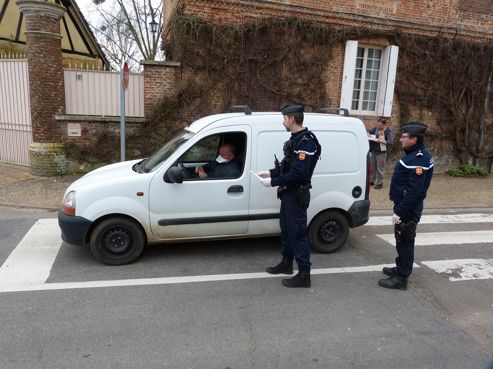 COVID-19 : le guide de survie de la conduite pendant le confinement COVID-19 : le guide de survie de la conduite pendant le confinement