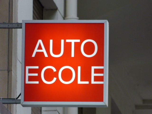 Problèmes avec votre auto ecole ou votre permis : comment solutionner les litiges