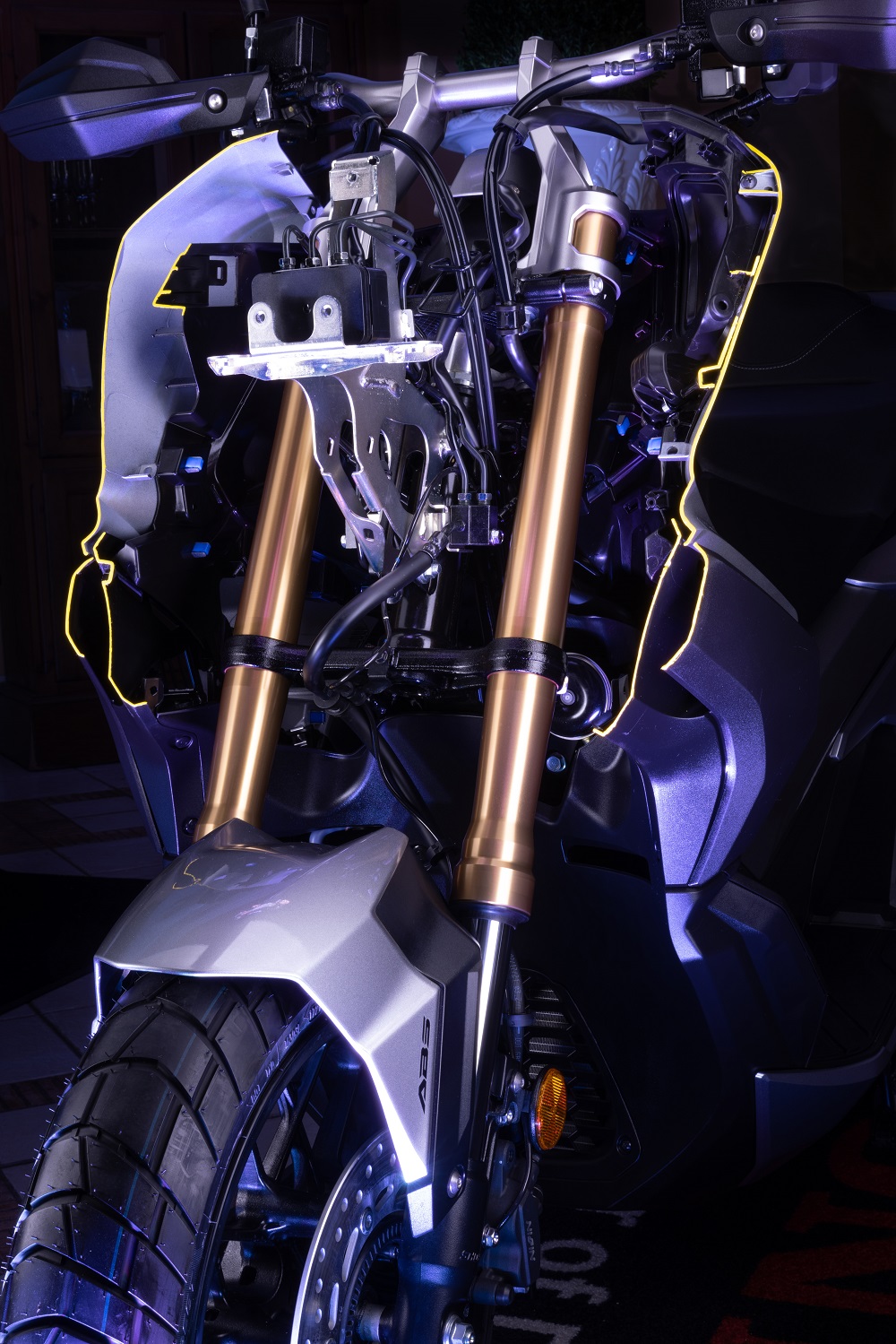 ADV 350 : le scooter mutant et confortable du permis A2 ADV 350 : le scooter mutant et confortable du permis A2