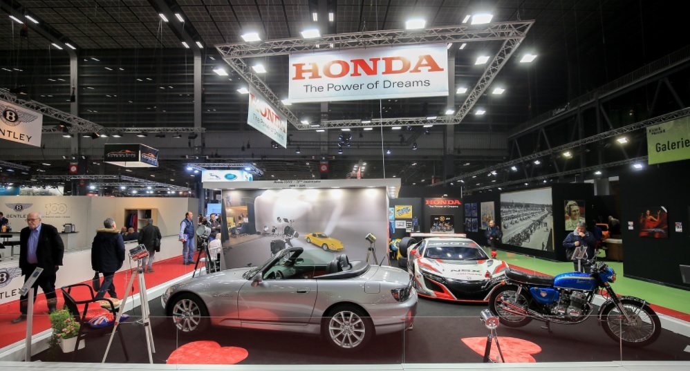 Rétromobile : le salon de l’auto qui voyage dans le temps Rétromobile : le salon de l’auto qui voyage dans le temps
