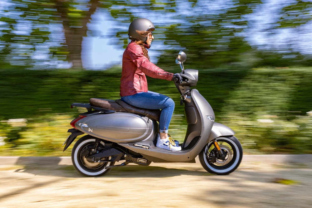 Les permis pour conduire les scooters électriques