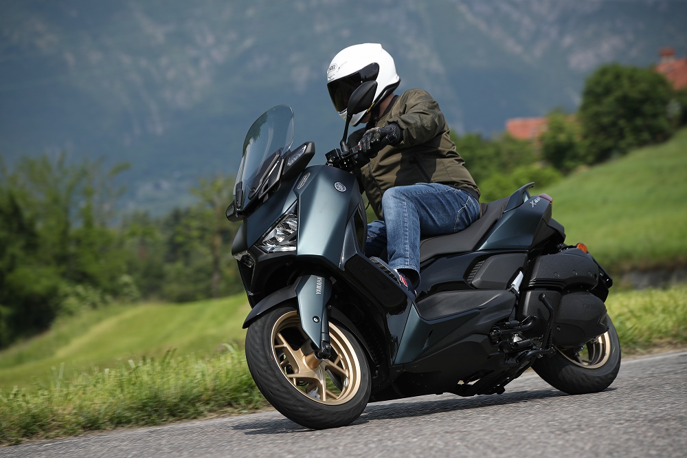 Scooter A2 : le XMAX 300 adopte la navigation Garmin