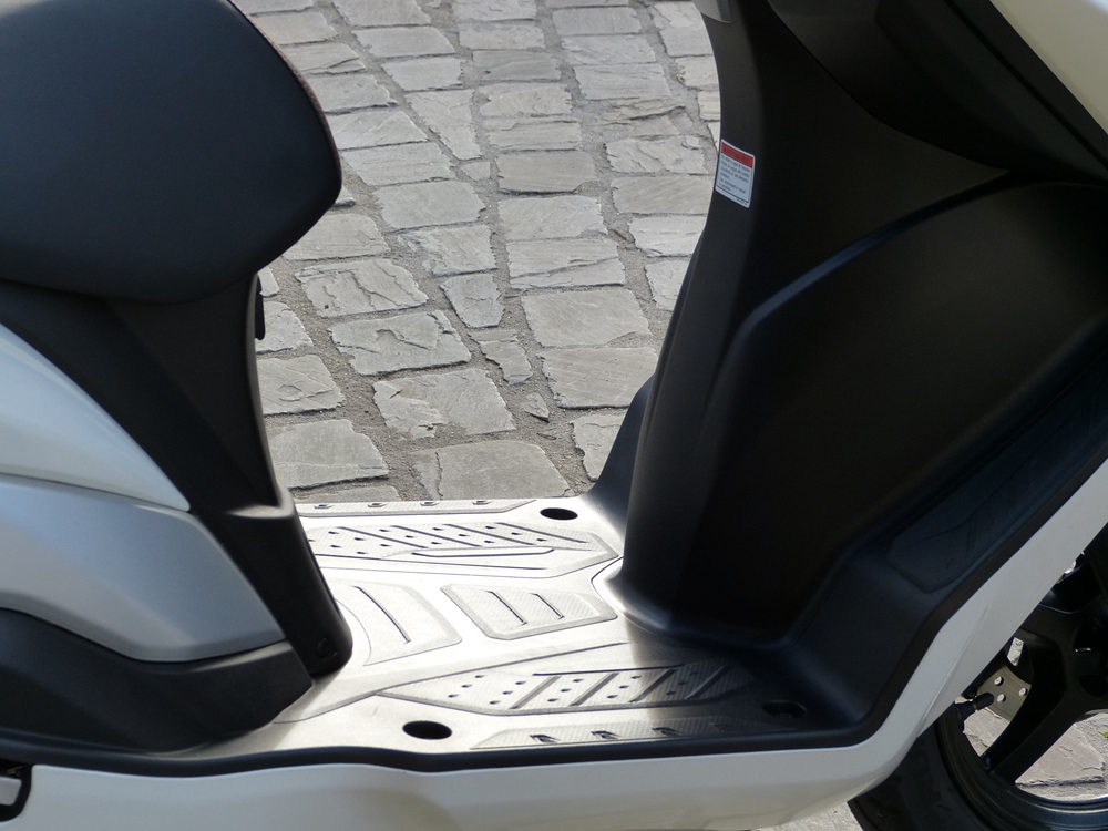 SUZUKI Burgman Street EX 125 : Un scooter pour les ZFE SUZUKI Burgman Street EX 125 : Un scooter pour les ZFE
