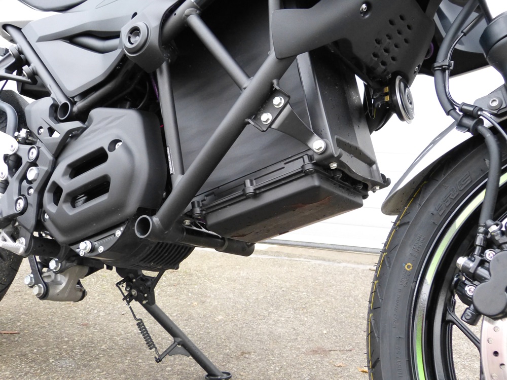 Kawasaki e-1 : La moto la plus facile à conduire au monde  Kawasaki e-1 : La moto la plus facile à conduire au monde