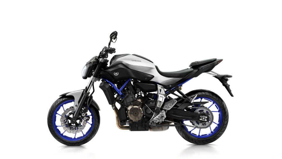 Les vérifs techniques du permis moto en vidéo sur la Yamaha MT-07