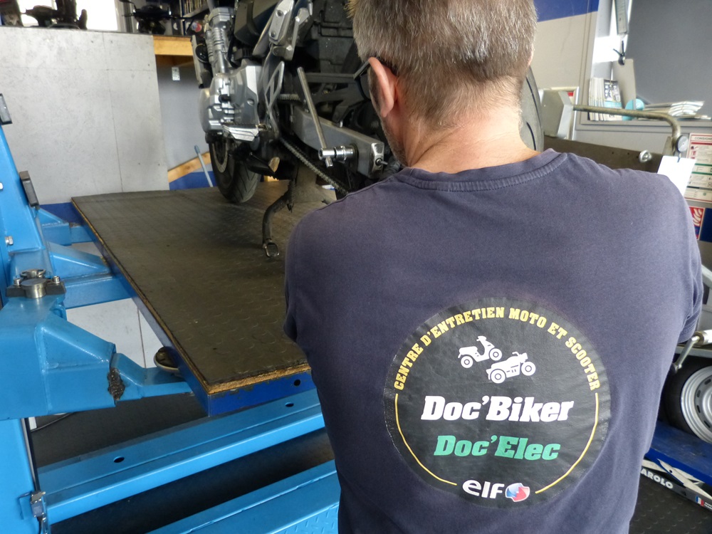 Faites entretenir votre moto A2 à partir de 119 € Faites entretenir votre moto A2 à partir de 119 €