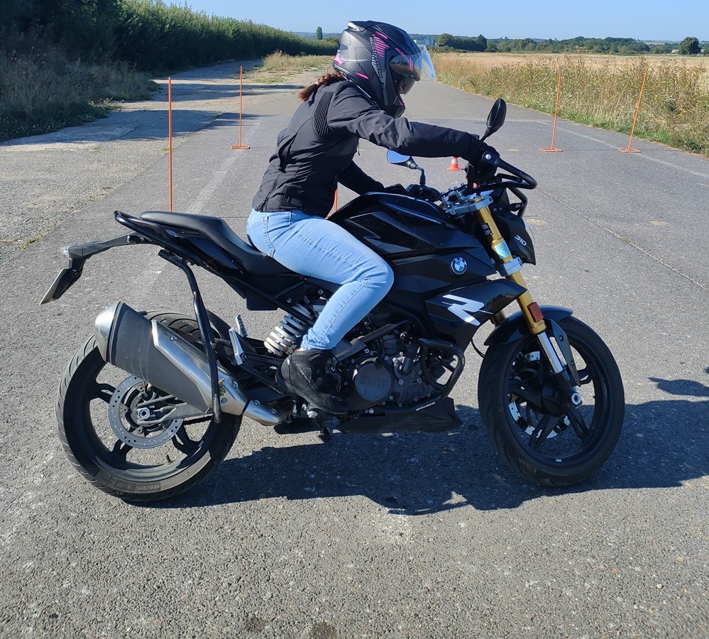 Tout savoir pour passer son permis moto quand on est un petit gabarit Tout savoir pour passer son permis moto quand on est un petit gabarit