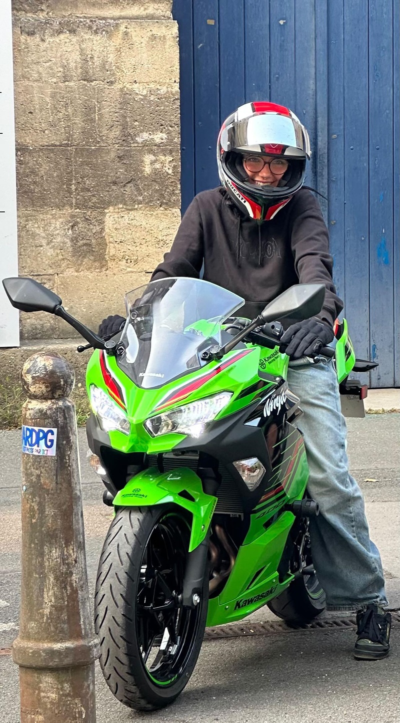 Les difficultés du permis moto : le stress avant tout, la relation avec la moto-école ensuite ! Les difficultés du permis moto : le stress avant tout, la relation avec la moto-école ensuite !