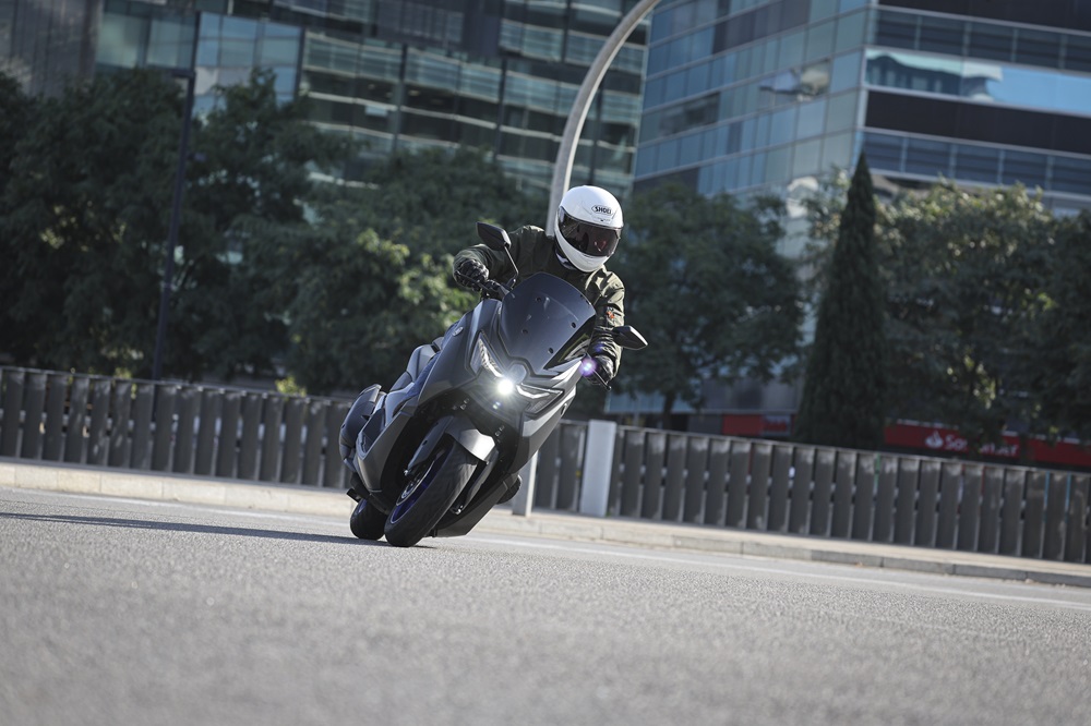 NMAX 125 : Le scooter urbain et compact du permis B NMAX 125 : Le scooter urbain et compact du permis B