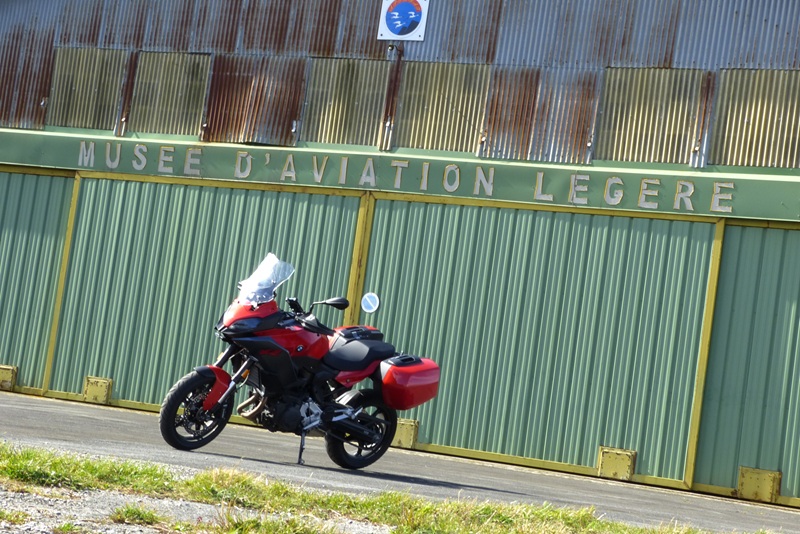 Peut-on voyager avec une moto A2 et ses 47 ch ?