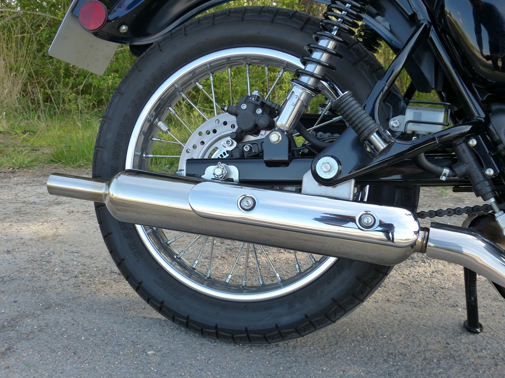 Kawasaki W230 : La mini machine à voyager dans le temps.