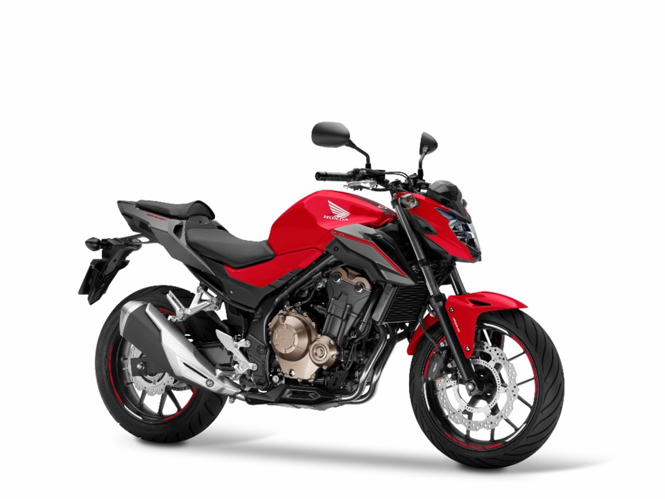 Les vérifs techniques du permis moto sur la Honda CB500F en conditions d'examen Les vérifs techniques du permis moto sur la Honda CB500F en conditions d'examen