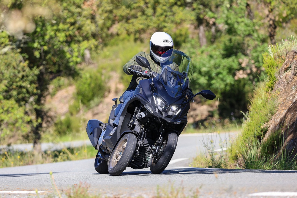 CV3 575 : faire de la moto, mais sans permis moto