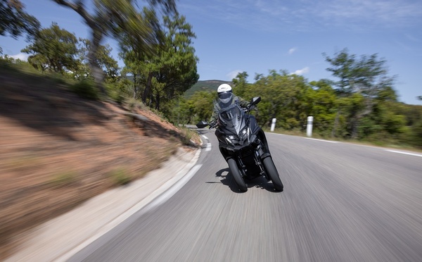 CV3 575 : faire de la moto, mais sans permis moto