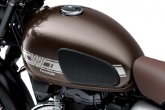 W800 cafe detail D