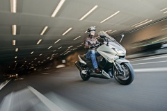 2015_YAM_XP500A_EU_LGM1_ACT_002 (800x600)