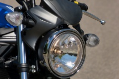 SV650 phare