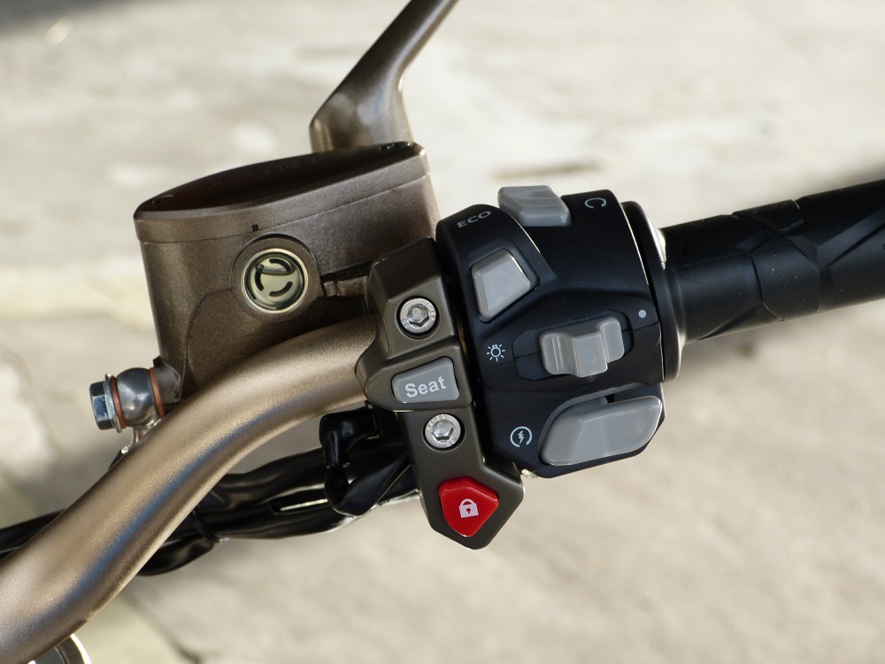 zontes A2 guidon droit