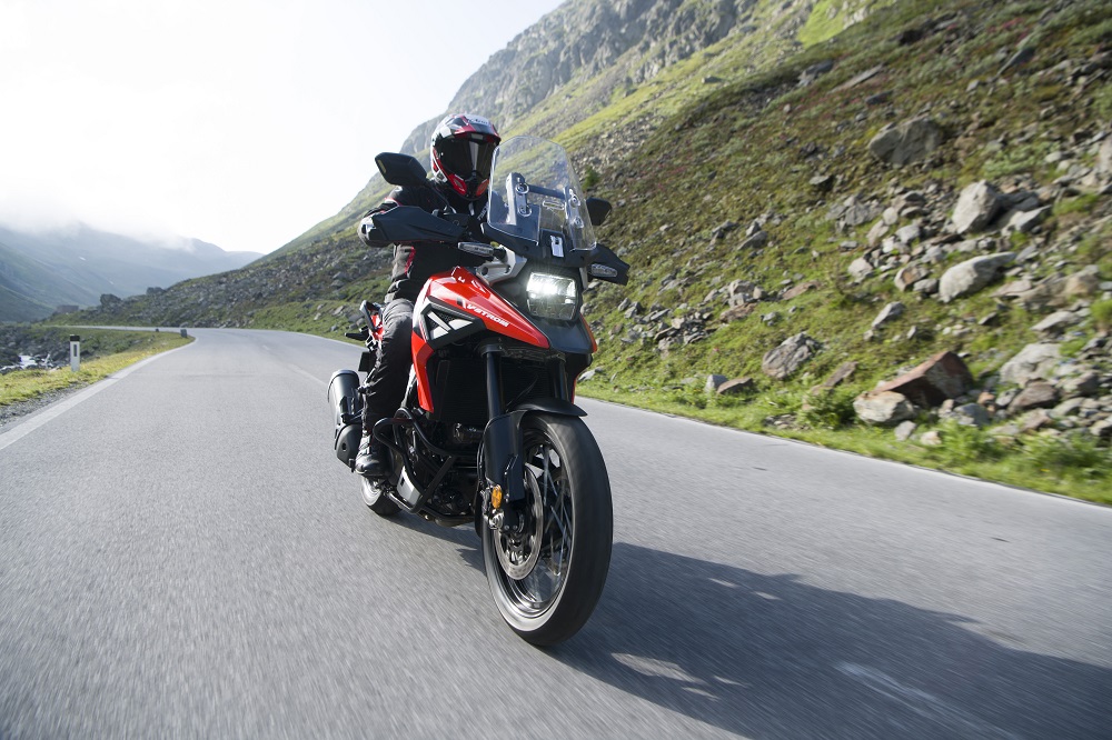 suzuki A2 1050 action6